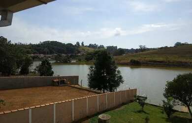 Imagem 6: Linda Casa. Churrasqueira, 300m² de Área, 5 Vagas na garageme4 Dormitórios