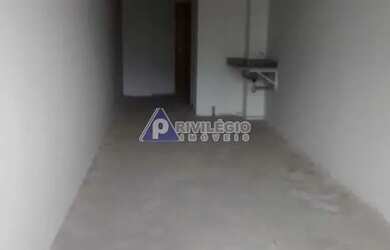 Imagem: O depósito possui 1 Vaga na garagem, 31m² de Área e está