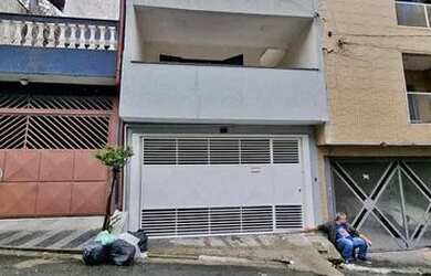 Imagem: A casa possui 2 Dormitórios, 2 Banheiros, 1 Vaga na garagem