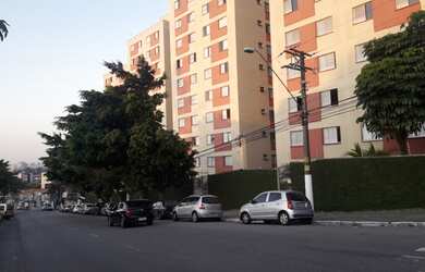 Imagem: O apartamento possui 2 Dormitórios, 1 Banheiro, 1 Vaga na garagem