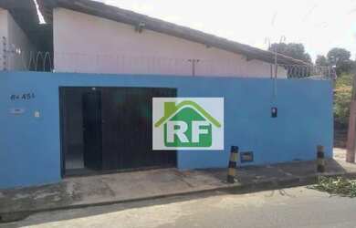 Imagem: A casa possui 3 Dormitórios, 1 Banheiro, 1 Vaga na garagem