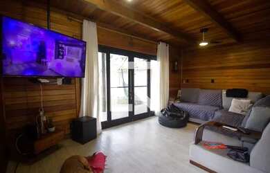 Imagem: A casa em condomínio possui 2 Dormitórios, 4 Banheiros, 1