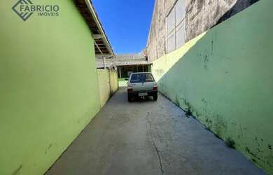 Imagem: A casa possui 1 Dormitório, 1 Banheiro, 5 Vagas na garagem
