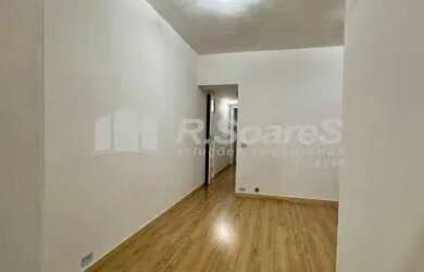 Imagem 3: Apartamento com 2 quartos sendo 1 suíte, dependências, garagem, em Freguesia