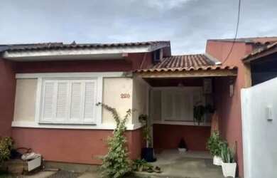 Imagem 2: Casa em Porto Alegre, no bairro Hípica, com 3 dormitório s , e 3 banheiros,...