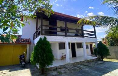 Imagem: A casa possui 3 Dormitórios, 2 Banheiros e está localizado