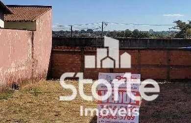 Imagem: O terreno possui 345m² de Área e está localizado em Santa