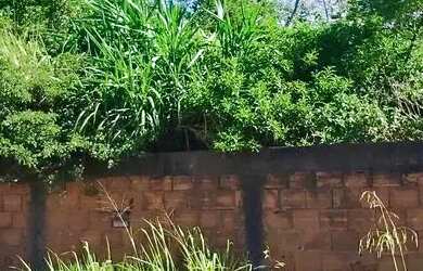 Imagem: O terreno possui 3.584m² de Área e está localizado em Verdes