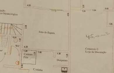 Imagem: O depósito possui 3 Vagas na garagem, 264m² de Área e está