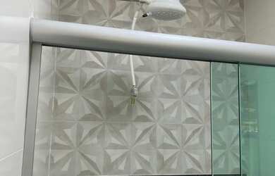 Imagem: A casa e possui 2 Dormitórios, 2 Banheiros, 3 Vagas na garagem