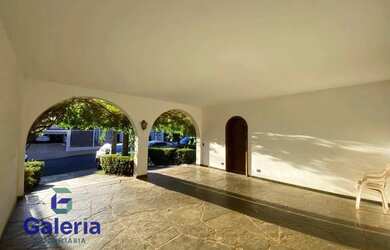 Imagem: O depósito possui 4 Vagas na garagem, 517m² de Área e está