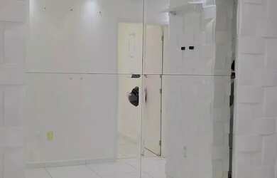 Imagem: O apartamento possui 2 Dormitórios, 1 Banheiro e 1 Vaga na