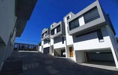 Imagem: A casa em condomínio possui 3 Dormitórios, 3 Banheiros, 164m²