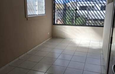 Imagem: A casa possui 2 Dormitórios, 1 Banheiro, 90m² de Área e