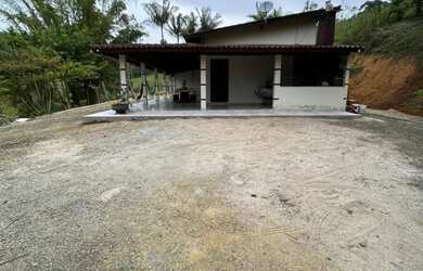 Imagem 12: Sitio vô Leno. Churrasqueira, Acomodam 4 pessoas, Guarda roupae4 Vagas...