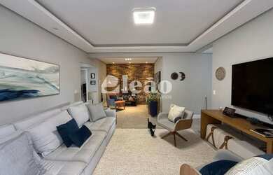 Imagem: A casa em condomínio possui 4 Dormitórios, 5 Banheiros, 4