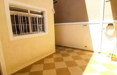 Imagem: A casa possui 3 Dormitórios, 2 Banheiros, 2 Vagas na garagem