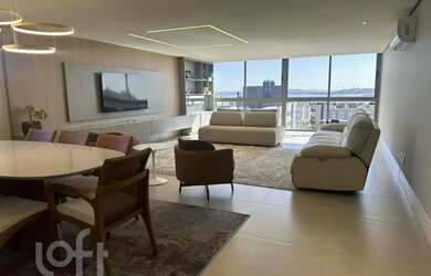 Imagem: O apartamento possui 3 Dormitórios, 5 Banheiros, 3 Vagas na