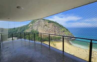 Imagem: O apartamento possui 4 Dormitórios, 3 Banheiros, 4 Vagas na