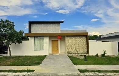 Imagem: A casa em condomínio possui 2 Dormitórios, 1 Banheiro, 4 Vagas