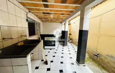 Imagem: A casa possui 1 Dormitório, 1 Banheiro, 30m² de Área e está