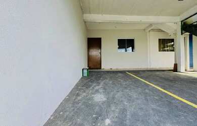 Imagem: A casa possui 2 Dormitórios, 1 Banheiro, 1 Vaga na garagem