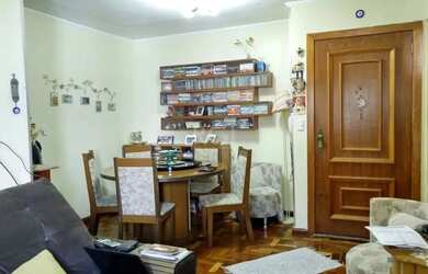 Imagem: O apartamento possui 3 Dormitórios, 1 Banheiro, 1 Vaga na garagem