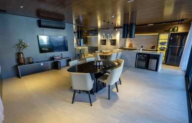 Imagem: O apartamento possui 2 Dormitórios, 2 Banheiros, 2 Vagas na