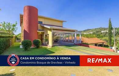 Imagem: A casa em condomínio possui 4 Dormitórios, 3 Banheiros, 4