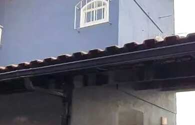 Imagem: A casa possui 2 Dormitórios, 3 Banheiros, 2 Vagas na garagem