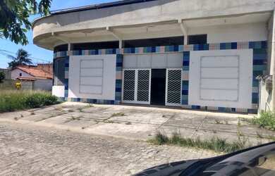 Imagem: O depósito possui 5 Vagas na garagem e 220m² de Área e está