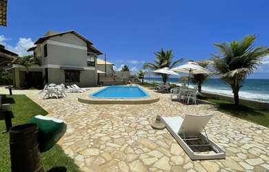 Imagem: A casa em condomínio possui 4 Dormitórios, 4 Banheiros, 2