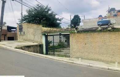 Imagem: A casa possui 5 Dormitórios, 5 Banheiros, 3 Vagas na garagem