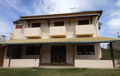 Imagem 8: Linda Casa. Churrasqueira, 300m² de Área, 5 Vagas na garageme4 Dormitórios