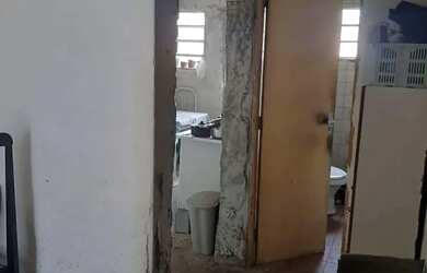 Imagem: A casa possui 2 Dormitórios, 1 Banheiro, 60m² de Área e