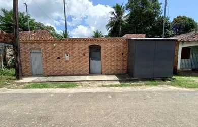 Imagem: A casa possui 2 Dormitórios, 1 Banheiro, 1 Vaga na garagem