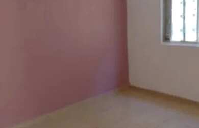 Imagem: A casa possui 2 Dormitórios, 1 Banheiro, 2 Vagas na garagem