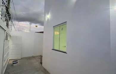 Imagem: A casa possui 2 Dormitórios, 3 Banheiros, 3 Vagas na garagem