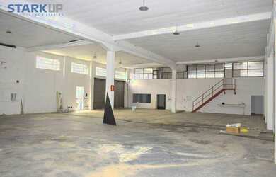 Imagem: O depósito possui 447m² de Área e está localizado em Barro