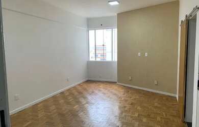 Imagem: A kitnet possui 1 Dormitório, 1 Banheiro, 30m² de Área e