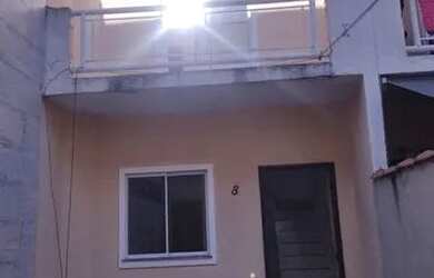 Imagem: A casa possui 2 Dormitórios, 2 Banheiros e está localizado