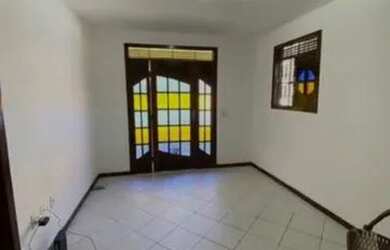 Imagem: A casa possui 2 Dormitórios, 1 Banheiro, 72m² de Área e