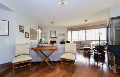 Imagem: O apartamento possui 4 Dormitórios, 5 Banheiros, 4 Vagas na