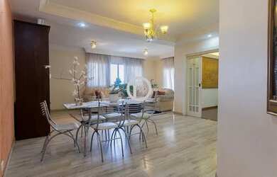 Imagem: O apartamento possui 4 Dormitórios, 2 Banheiros, 2 Vagas na