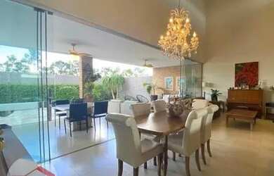 Imagem: A casa em condomínio possui 3 Dormitórios, 5 Banheiros, 2