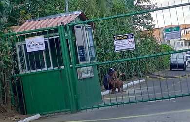 Imagem: A casa possui 3 Dormitórios, 1 Banheiro, 1 Vaga na garagem