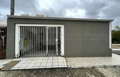 Imagem: A casa em condomínio possui 5 Dormitórios, 3 Banheiros, 1