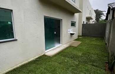 Imagem: A casa possui 2 Dormitórios, 3 Banheiros, 1 Vaga na garagem