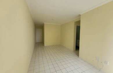 Imagem: O apartamento possui 3 Dormitórios, 1 Banheiro, 1 Vaga na garagem