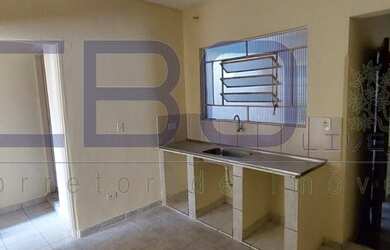 Imagem: A casa possui 2 Dormitórios, 1 Banheiro, 60m² de Área e